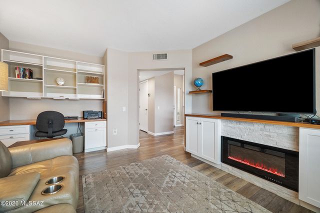 814 E Desert Glen Drive, Oro Valley, AZ 85755