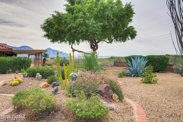 814 E Desert Glen Drive, Oro Valley, AZ 85755