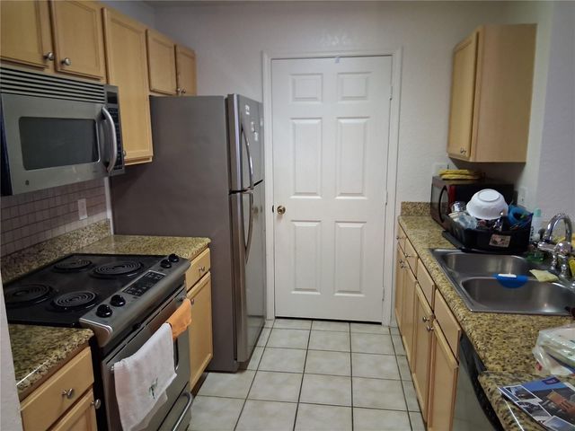 2763 LIGHTHOUSE COVE ROAD 6-204, Orange City, FL 32763