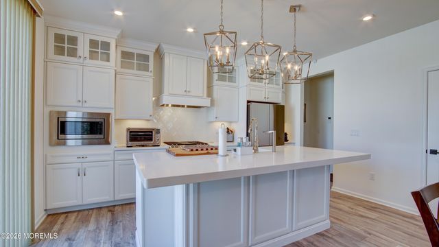 7 Impatiens Court, Old Bridge, NJ 08857