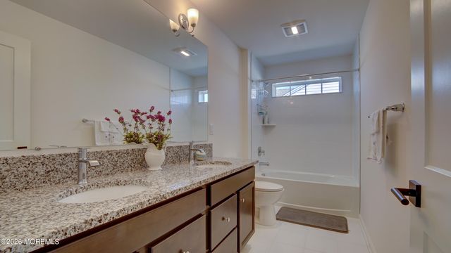 7 Impatiens Court, Old Bridge, NJ 08857