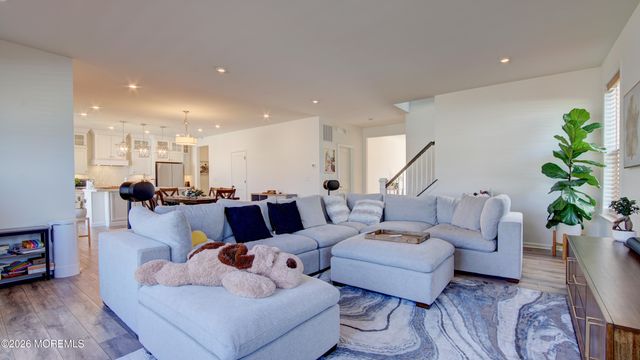 7 Impatiens Court, Old Bridge, NJ 08857