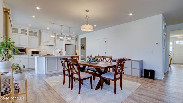 7 Impatiens Court, Old Bridge, NJ 08857