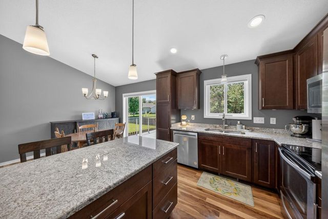 810 8th Avenue SW, Pine Island, MN 55963