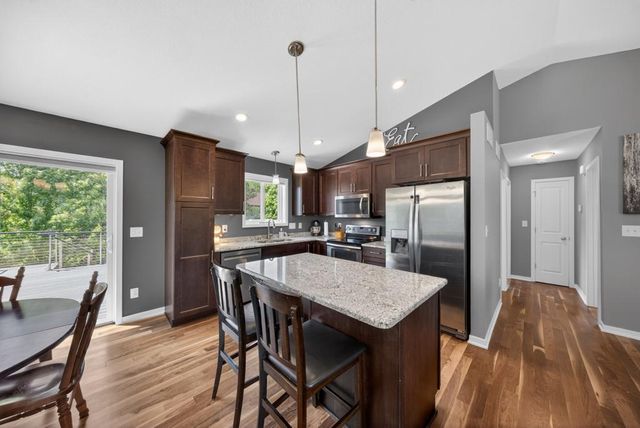 810 8th Avenue SW, Pine Island, MN 55963