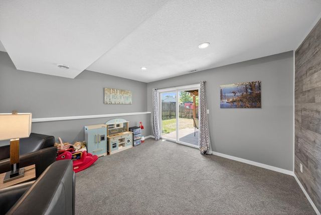 810 8th Avenue SW, Pine Island, MN 55963
