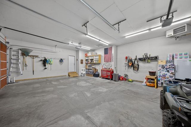 810 8th Avenue SW, Pine Island, MN 55963