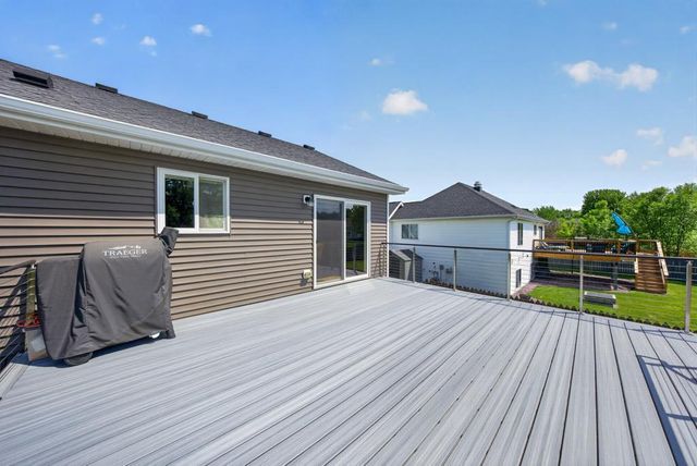 810 8th Avenue SW, Pine Island, MN 55963