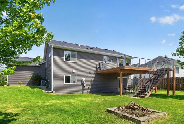 810 8th Avenue SW, Pine Island, MN 55963