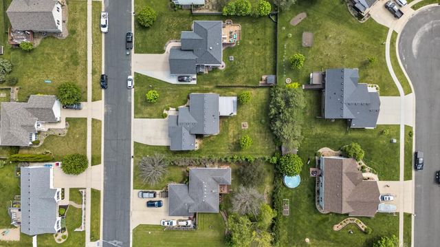 810 8th Avenue SW, Pine Island, MN 55963
