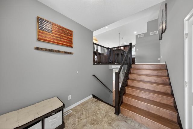 810 8th Avenue SW, Pine Island, MN 55963