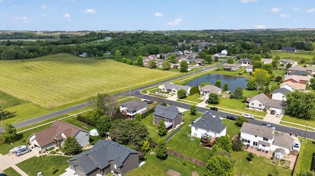810 8th Avenue SW, Pine Island, MN 55963