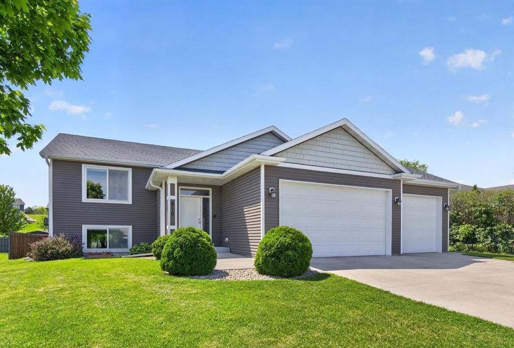 810 8th Avenue SW, Pine Island, MN 55963