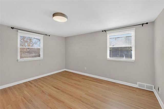 2405 W 75th Place, Prairie Village, KS 66208