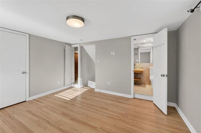 2405 W 75th Place, Prairie Village, KS 66208