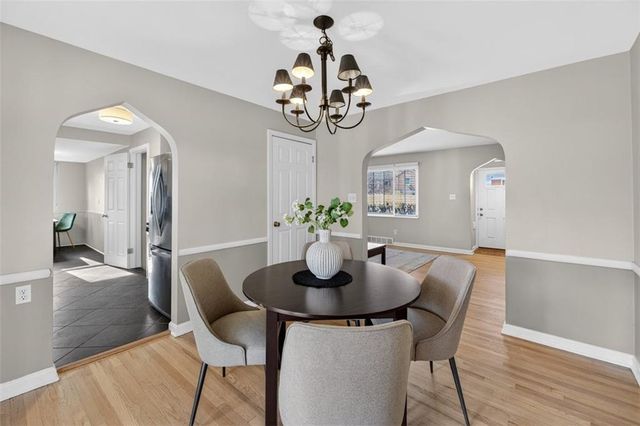 2405 W 75th Place, Prairie Village, KS 66208