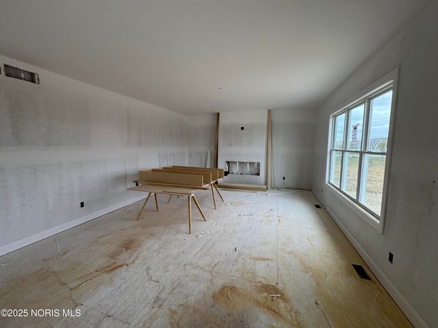 1396 Thomas Lane, Waterville, OH 43566