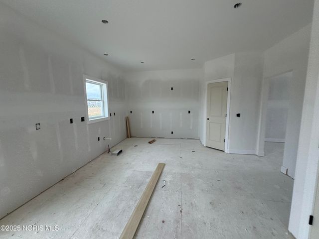 1396 Thomas Lane, Waterville, OH 43566