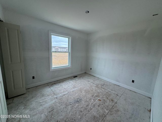 1396 Thomas Lane, Waterville, OH 43566