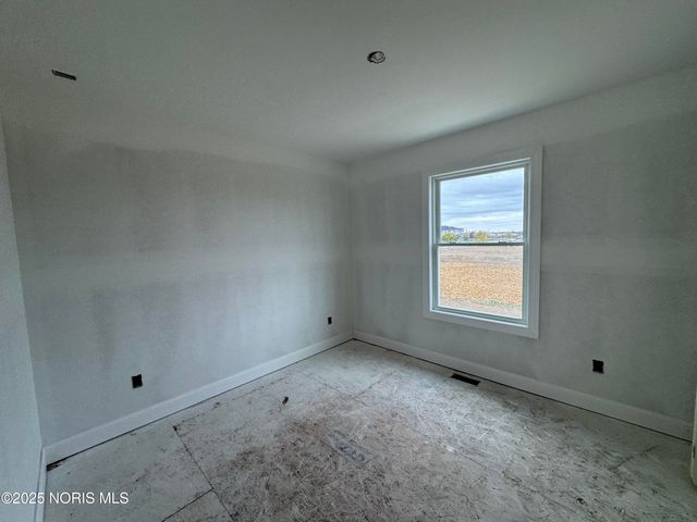 1396 Thomas Lane, Waterville, OH 43566