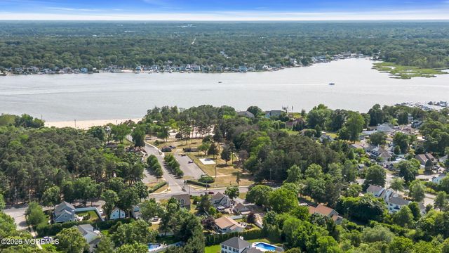 3 Stoneham Drive, Brick, NJ 08724
