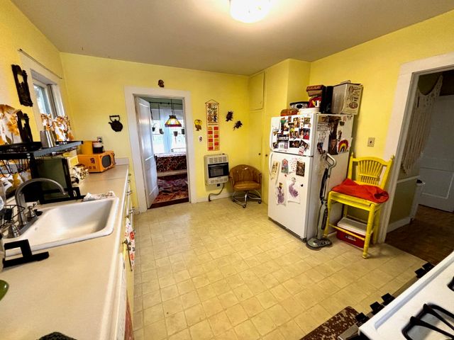 340 OAK ST, Savannah, TN 38372