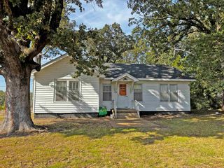 340 OAK ST, Savannah, TN 38372