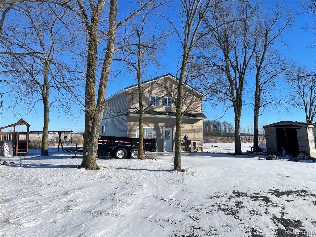 8701 County Line Road, Milan, MI 48160