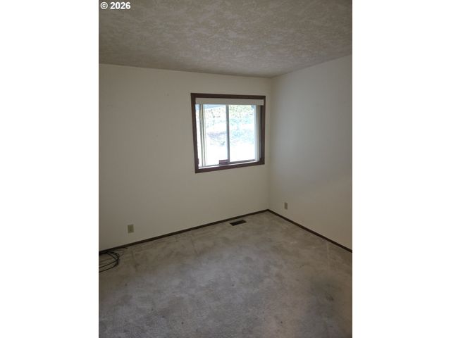 3419 BROKEN ARROW Loop, Salem, OR 97304