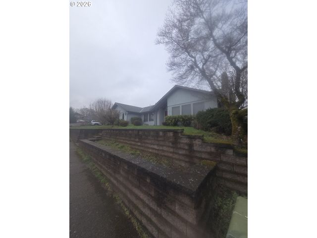 3419 BROKEN ARROW Loop, Salem, OR 97304