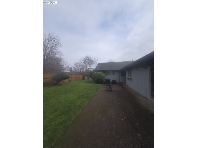 3419 BROKEN ARROW Loop, Salem, OR 97304