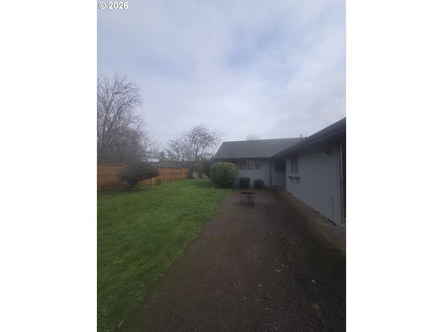 3419 BROKEN ARROW Loop, Salem, OR 97304