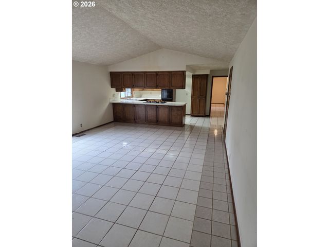 3419 BROKEN ARROW Loop, Salem, OR 97304