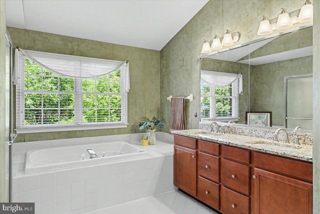 3684 POWDER HORN DR, Furlong, PA 18925