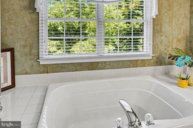 3684 POWDER HORN DR, Furlong, PA 18925