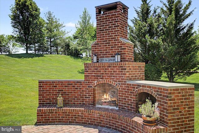 3684 POWDER HORN DR, Furlong, PA 18925