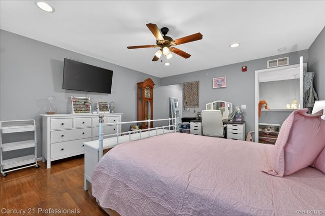 45555 Hidden View Court 6 Mile Rd, Utica, MI 48315