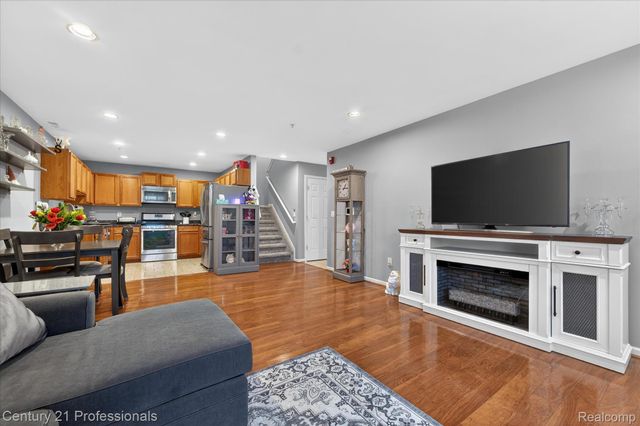 45555 Hidden View Court 6 Mile Rd, Utica, MI 48315