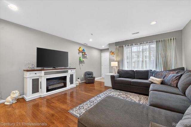 45555 Hidden View Court 6 Mile Rd, Utica, MI 48315