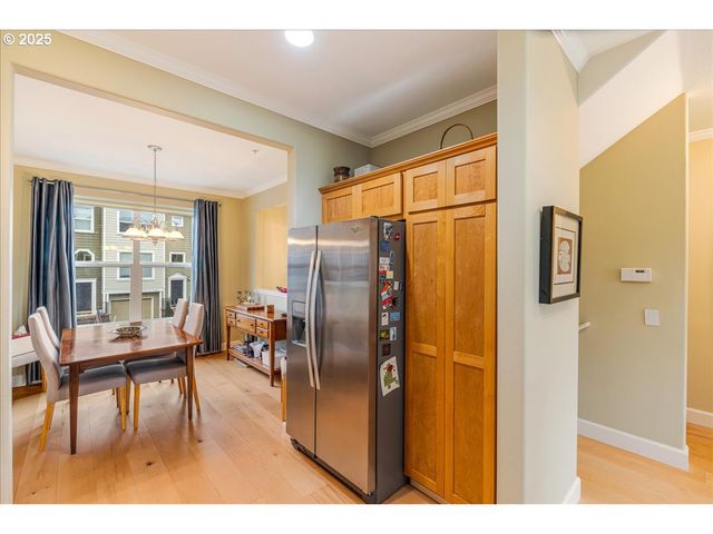 10124 Nw BRIGHTON Ln, Portland, OR 97229