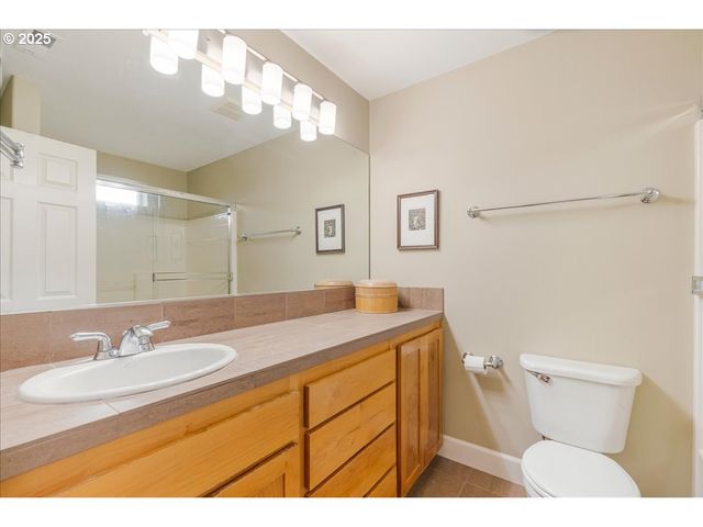 10124 Nw BRIGHTON Ln, Portland, OR 97229