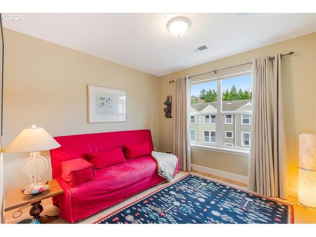 10124 Nw BRIGHTON Ln, Portland, OR 97229