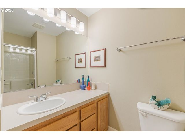 10124 Nw BRIGHTON Ln, Portland, OR 97229