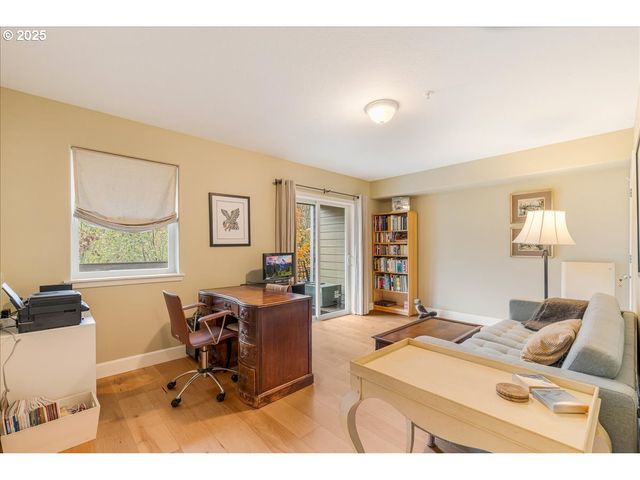 10124 Nw BRIGHTON Ln, Portland, OR 97229