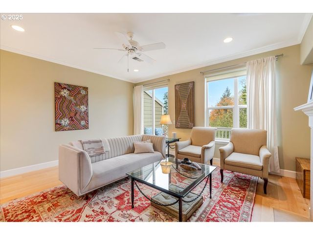 10124 Nw BRIGHTON Ln, Portland, OR 97229