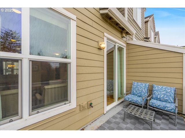 10124 Nw BRIGHTON Ln, Portland, OR 97229