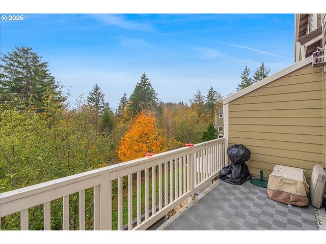 10124 Nw BRIGHTON Ln, Portland, OR 97229