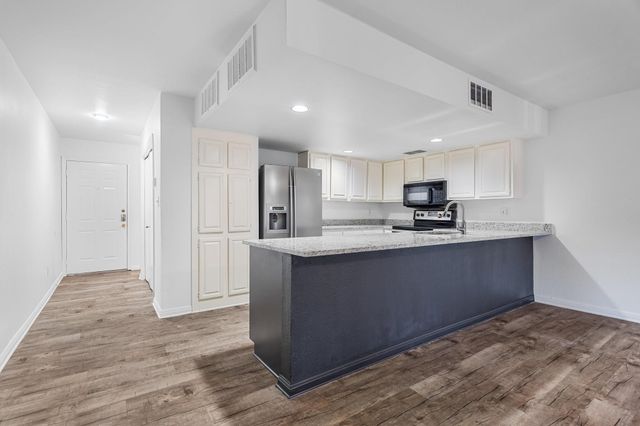 438 Yacht Club Drive C, Rockwall, TX 75032