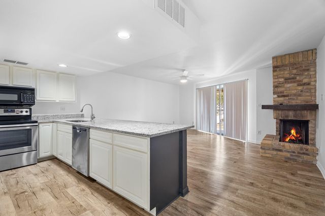 438 Yacht Club Drive C, Rockwall, TX 75032