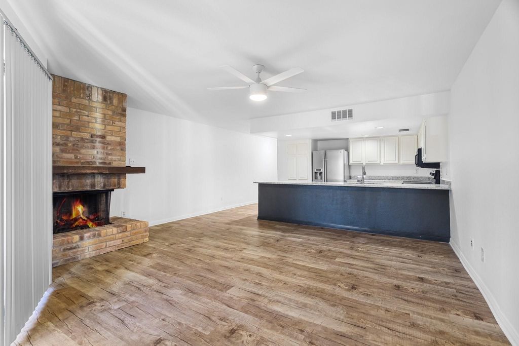438 Yacht Club Drive C, Rockwall, TX 75032